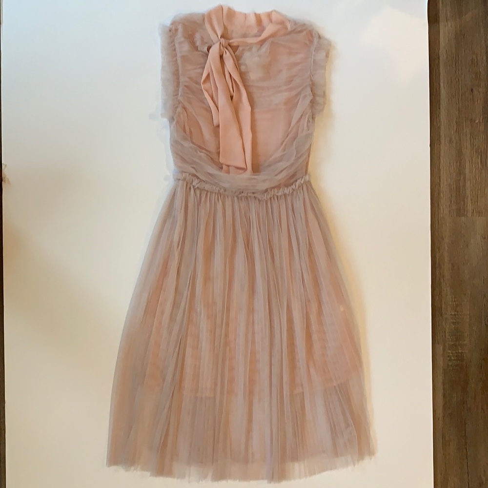 Elegant, very lady like dress